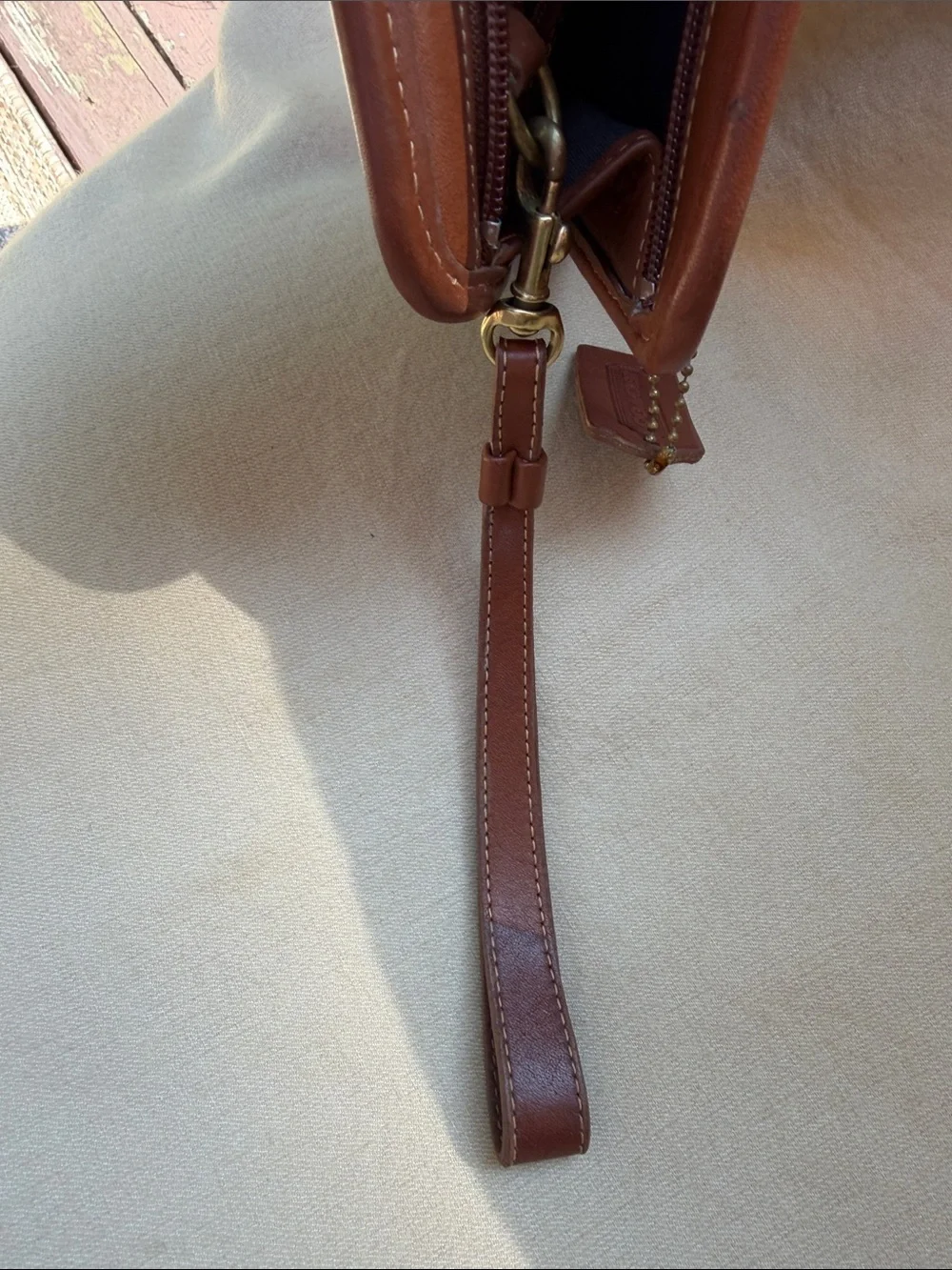Coach Vintage Brown Leather model 9833 International Clutch